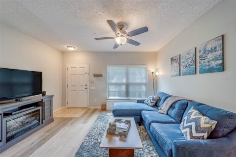 Touwnhouse à vendre à Oldsmar, Floride: 2 chambres, 102.66 m2 № 1802153 - photo 2