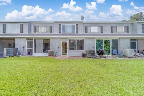Touwnhouse à vendre à Oldsmar, Floride: 2 chambres, 102.66 m2 № 1802153 - photo 20