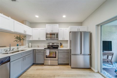 Touwnhouse à vendre à Oldsmar, Floride: 2 chambres, 102.66 m2 № 1802153 - photo 13