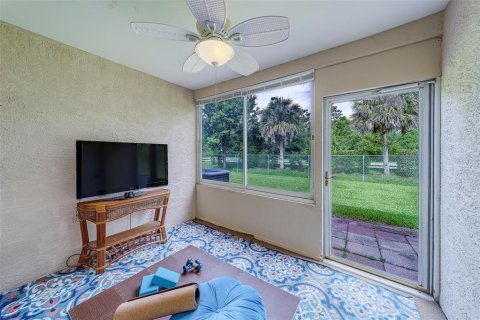 Townhouse in Oldsmar, Florida 2 bedrooms, 102.66 sq.m. № 1802153 - photo 7