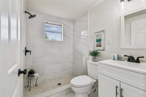 Casa en venta en New Port Richey, Florida, 4 dormitorios, 121.52 m2 № 1900330 - foto 14