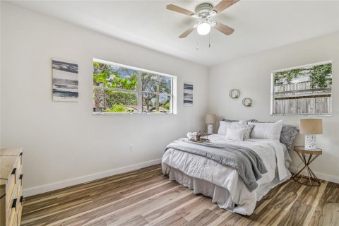 Casa en venta en New Port Richey, Florida, 4 dormitorios, 121.52 m2 № 1900330 - foto 12
