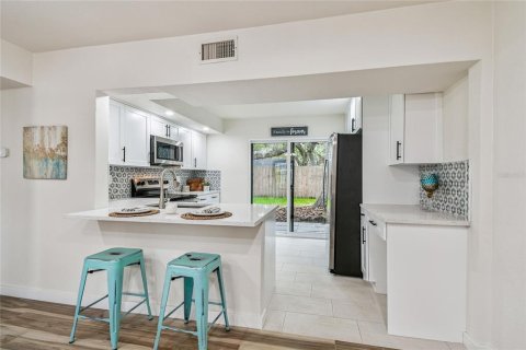 Casa en venta en New Port Richey, Florida, 4 dormitorios, 121.52 m2 № 1900330 - foto 9