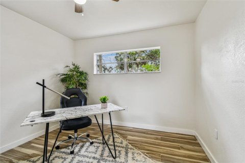 Casa en venta en New Port Richey, Florida, 4 dormitorios, 121.52 m2 № 1900330 - foto 18