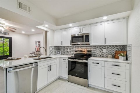 Casa en venta en New Port Richey, Florida, 4 dormitorios, 121.52 m2 № 1900330 - foto 7