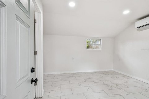 Casa en venta en New Port Richey, Florida, 4 dormitorios, 121.52 m2 № 1900330 - foto 30