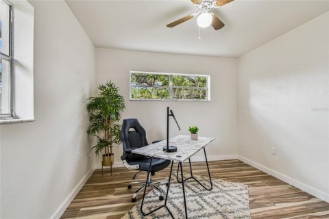Casa en venta en New Port Richey, Florida, 4 dormitorios, 121.52 m2 № 1900330 - foto 19