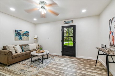 Casa en venta en New Port Richey, Florida, 4 dormitorios, 121.52 m2 № 1900330 - foto 5