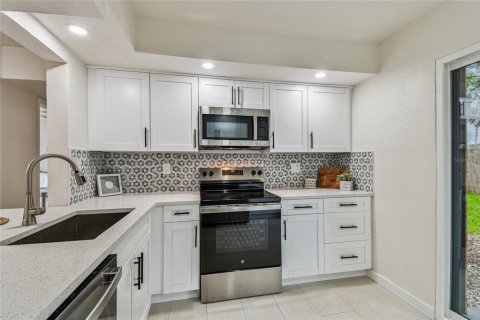 Casa en venta en New Port Richey, Florida, 4 dormitorios, 121.52 m2 № 1900330 - foto 8