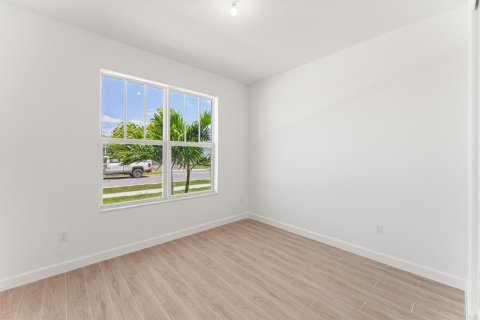 Villa ou maison à vendre à Port St. Lucie, Floride: 2 chambres, 182.92 m2 № 2272523 - photo 8