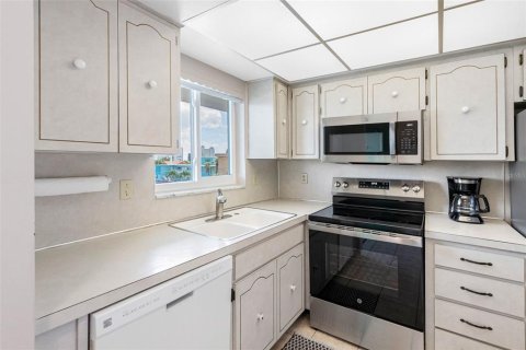 Купить кондоминиум в Сент-Пит-Бич, Флорида 5 комнат, 78.97м2, № 1843750 - фото 13
