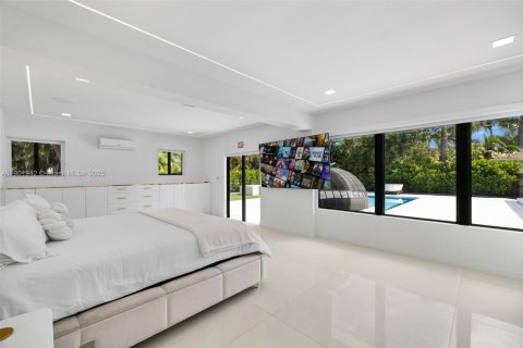 House in Hollywood, Florida 4 bedrooms, 248.61 sq.m. № 1955281 - photo 26