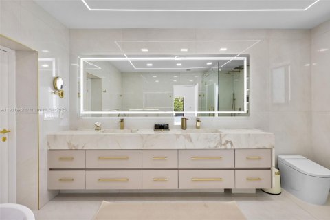 House in Hollywood, Florida 4 bedrooms, 248.61 sq.m. № 1955281 - photo 30