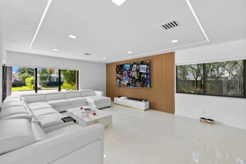 House in Hollywood, Florida 4 bedrooms, 248.61 sq.m. № 1955281 - photo 6
