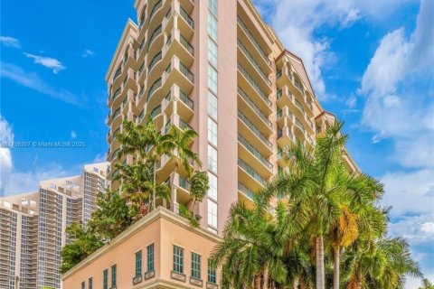 Condo in Sunny Isles Beach, Florida, 2 bedrooms  № 1860202 - photo 1