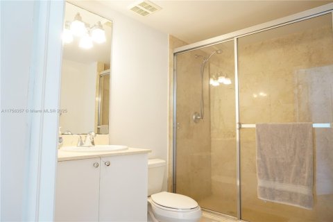 Condo in Sunny Isles Beach, Florida, 2 bedrooms  № 1860202 - photo 14