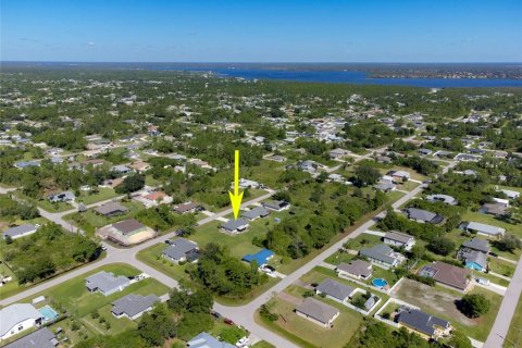 Villa ou maison à vendre à Port Charlotte, Floride: 3 chambres, 123.65 m2 № 2437279 - photo 2