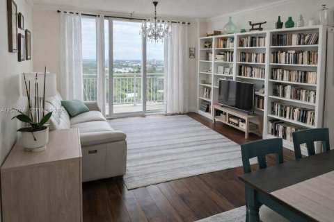 Condominio en venta en Miami, Florida, 2 dormitorios, 95.41 m2 № 2190280 - foto 11