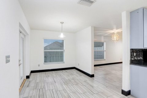 House in Gibsonton, Florida 3 bedrooms, 269.79 sq.m. № 1804975 - photo 13