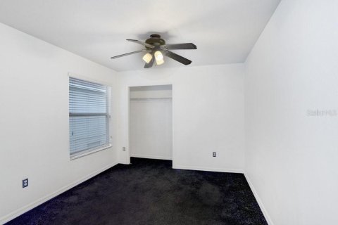 House in Gibsonton, Florida 3 bedrooms, 269.79 sq.m. № 1804975 - photo 24