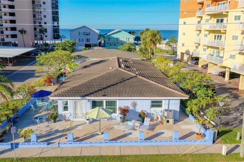 Apartamento en alquiler en Redington Shores, Florida, 2 dormitorios, 110 m2 № 1850224 - foto 1