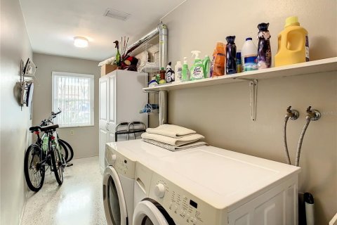 Apartamento en alquiler en Redington Shores, Florida, 2 dormitorios, 110 m2 № 1850224 - foto 8