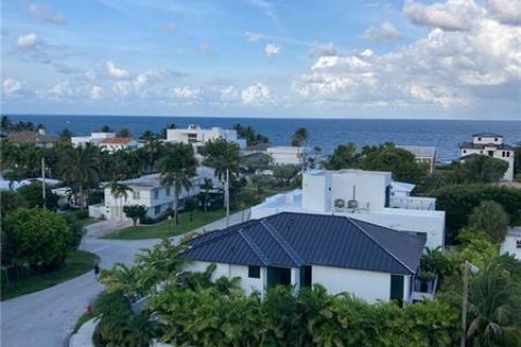 Condo in Fort Lauderdale, Florida, 2 bedrooms  № 509479 - photo 1