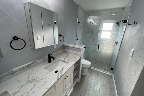Купить виллу или дом в Кэсселберри, Флорида 6 комнат, 147.44м2, № 1876503 - фото 8