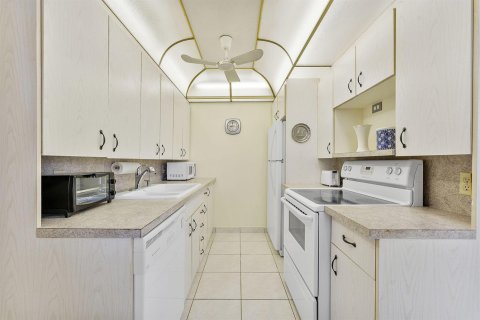 Copropriété à vendre à Boca Raton, Floride: 2 chambres, 79.99 m2 № 2175399 - photo 6