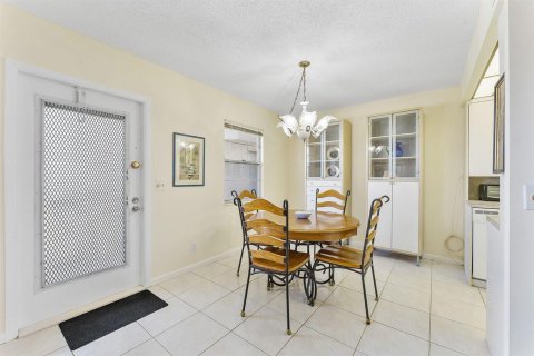 Copropriété à vendre à Boca Raton, Floride: 2 chambres, 79.99 m2 № 2175399 - photo 4