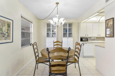 Copropriété à vendre à Boca Raton, Floride: 2 chambres, 79.99 m2 № 2175399 - photo 5