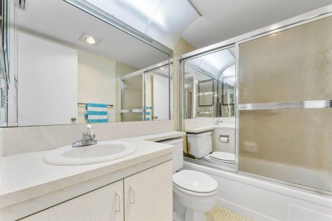 Copropriété à vendre à Boca Raton, Floride: 2 chambres, 79.99 m2 № 2175399 - photo 22