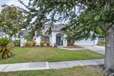 House in Melbourne, Florida 3 bedrooms, 175.77 sq.m. № 2096285 - photo 2