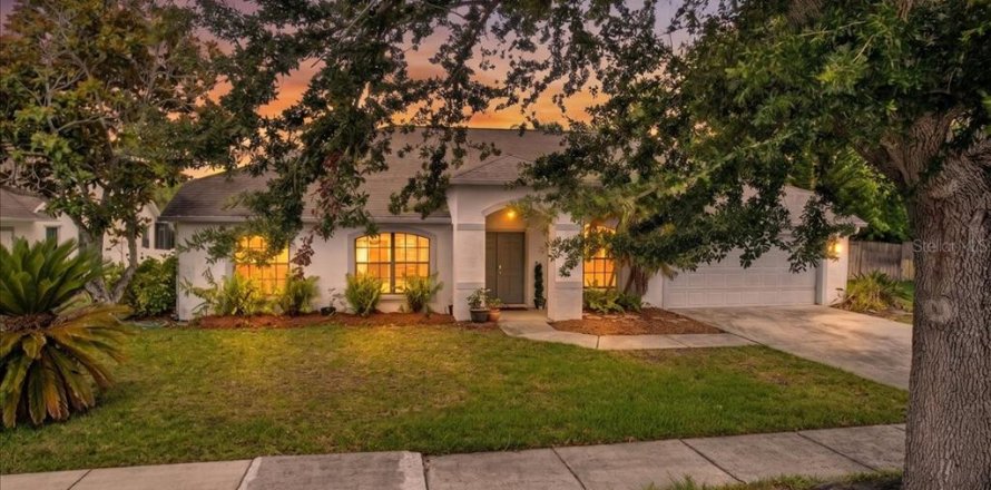 House in Melbourne, Florida 3 bedrooms, 175.77 sq.m. № 2096285