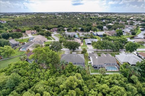 House in Melbourne, Florida 3 bedrooms, 175.77 sq.m. № 2096285 - photo 10