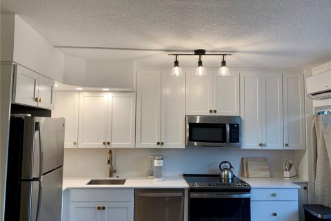 Condo in Clearwater, Florida, 1 bedroom № 2118606 - photo 5