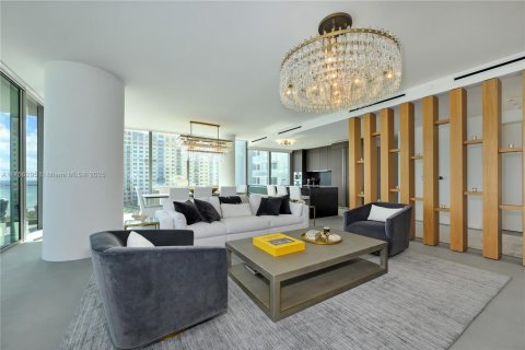 Condominio en venta en Hallandale Beach, Florida, 3 dormitorios, 235.04 m2 № 1874525 - foto 12