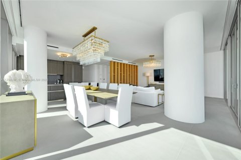 Condominio en venta en Hallandale Beach, Florida, 3 dormitorios, 235.04 m2 № 1874525 - foto 15