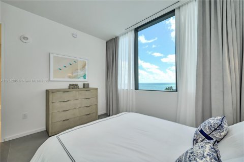 Condominio en venta en Hallandale Beach, Florida, 3 dormitorios, 235.04 m2 № 1874525 - foto 28