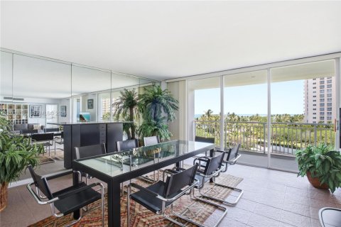 Condo in Key Biscayne, Florida, 3 bedrooms  № 2145697 - photo 4
