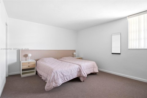 Condo in Key Biscayne, Florida, 3 bedrooms  № 2145697 - photo 14