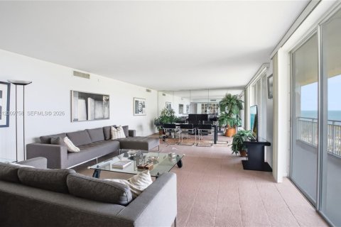 Condo in Key Biscayne, Florida, 3 bedrooms  № 2145697 - photo 2