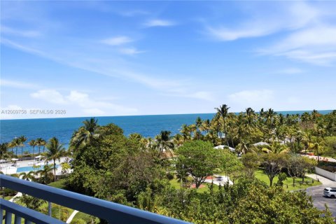 Condo in Key Biscayne, Florida, 3 bedrooms  № 2145697 - photo 8