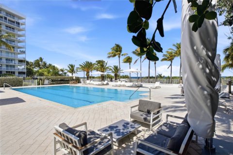 Condo in Key Biscayne, Florida, 3 bedrooms  № 2145697 - photo 25