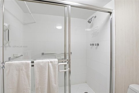 Condo in Key Biscayne, Florida, 3 bedrooms  № 2145697 - photo 19