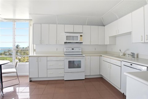 Condo in Key Biscayne, Florida, 3 bedrooms  № 2145697 - photo 11