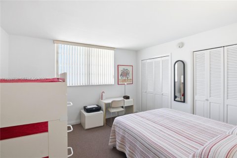Condo in Key Biscayne, Florida, 3 bedrooms  № 2145697 - photo 12