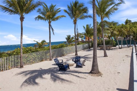 Condo in Key Biscayne, Florida, 3 bedrooms  № 2145697 - photo 26