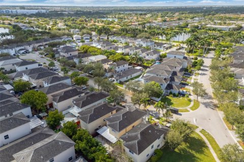 Villa ou maison à louer à Homestead, Floride: 4 chambres, 163.69 m2 № 1985904 - photo 13