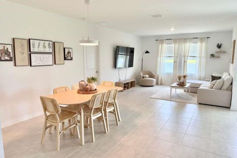 House in Kissimmee, Florida 4 bedrooms, 171.68 sq.m. № 2229354 - photo 6